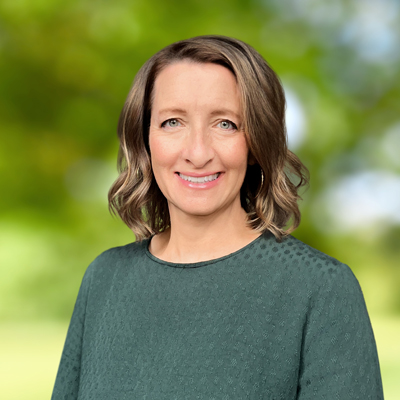 Pam Pietruszewski headshot